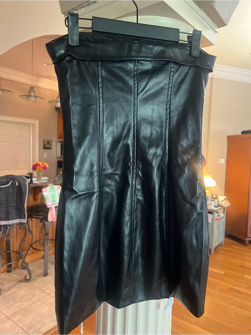 Forever 21 Black Strapless Faux Leather Mini Dress with Zipper Accents - Picture 5 of 7